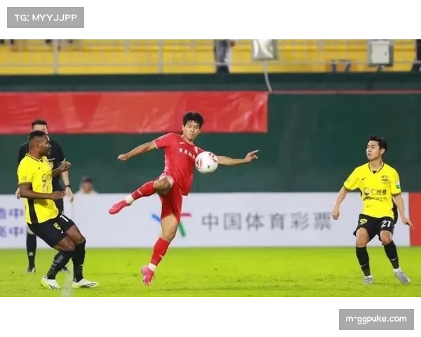 重庆铜梁龙向余望6分钟垫射被扑 主场开局制造威胁